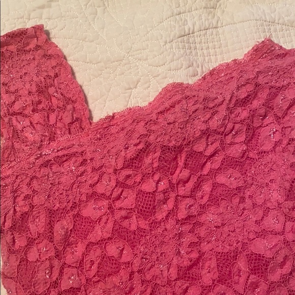 Adorable pink top - Picture 2 of 3